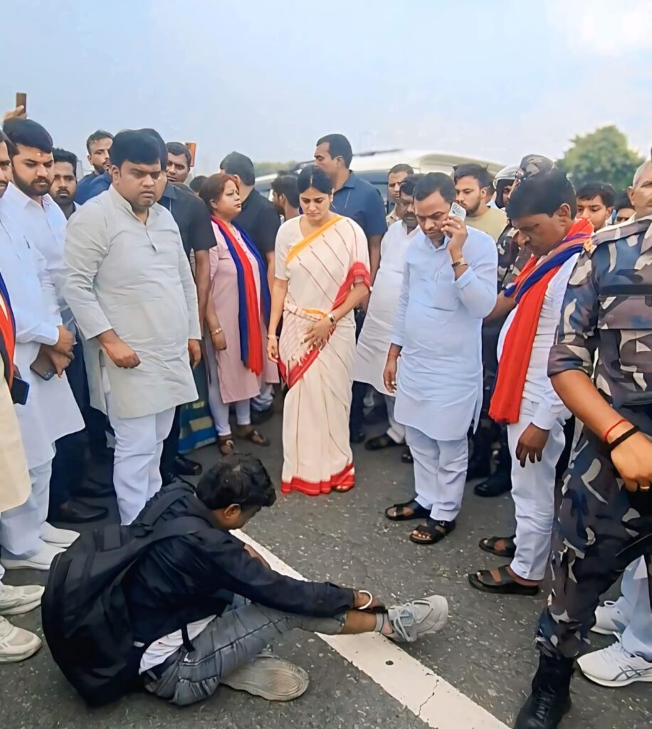 केंद्रीय मंत्री अनुप्रिया पटेल ने दिखाई मानवता की मिसाल, सड़क पर घायल व्यक्ति की मदद कर भेजवाया अस्पताल