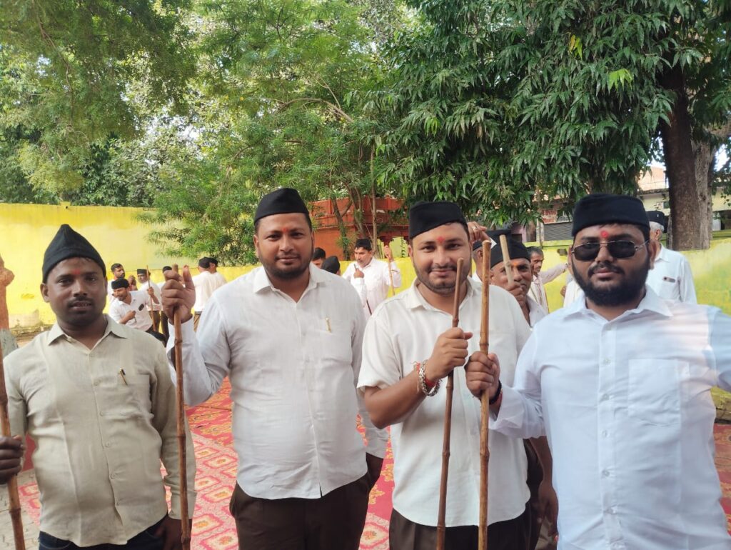 राष्ट्रीय स्वयंसेवक संघ का पथ संचलन कार्यक्रम उत्साहपूर्वक संपन्न, भारत माता की जयघोष से गुंजायमान हुआ टाण्डाकलां