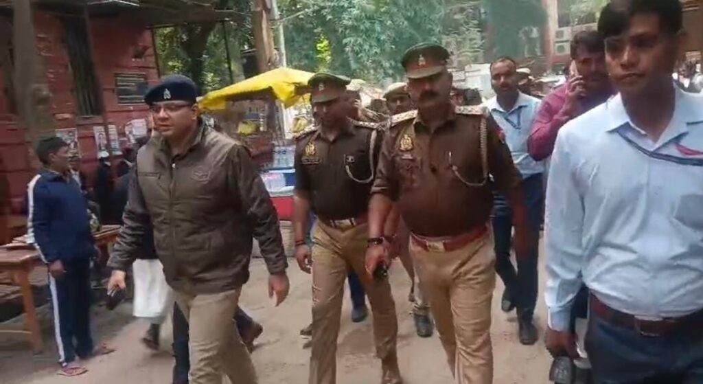 दिल्ली विस्फोट के बाद बनारस में अलर्ट, कैंट और कचहरी स्टेशन पर पुलिस की मॉक ड्रिल
