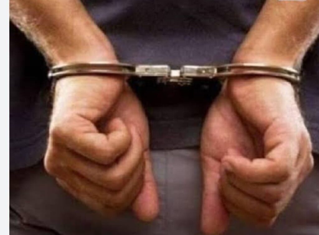 रामपुर पैन कार्ड केस: सात साल की सजा के बाद आज़म खान और बेटे अब्दुल्ला जेल भेजे गए, अखिलेश ने कहा—‘ये सत्ता का घमंड’