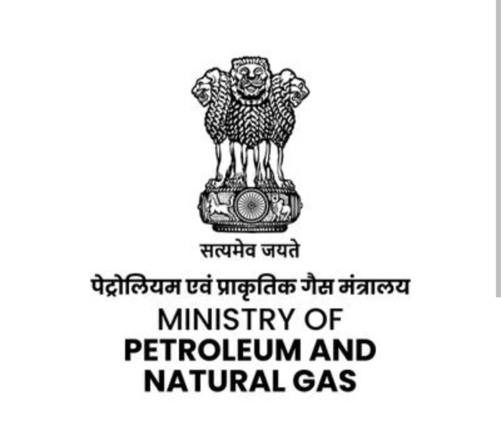 सरकार का बड़ा फैसला: अब पेट्रोल पंपों पर भी मिलेगा केरोसीन, आम लोगों को राहत