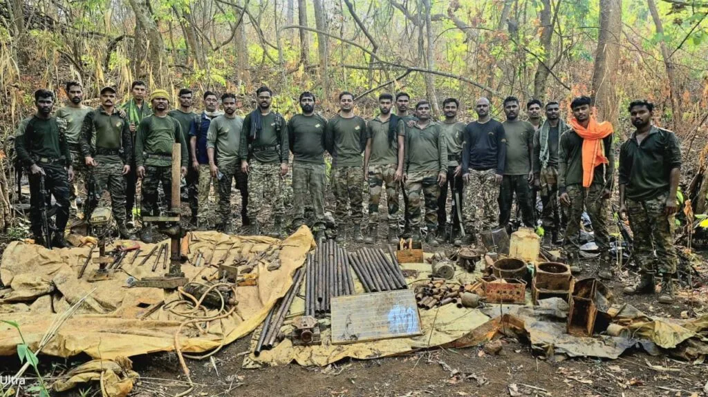 घने जंगल में मिला माओवादियों का गुप्त हथियार कारखाना, सुरक्षा बलों ने किया ध्वस्त