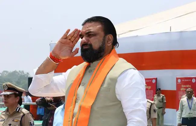 बिहार में निवेश और सुरक्षा पर जोर, 80 हाईटेक फायर ब्रिगेड वाहनों को दिखाई गई हरी झंडी