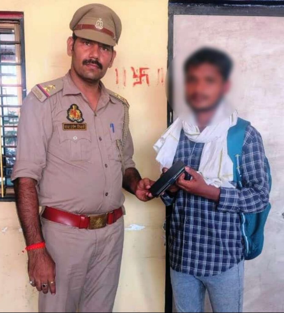 लोहता पुलिस की तत्परता, एक घंटे के भीतर बरामद कर परीक्षार्थी को लौटाया खोया मोबाइल