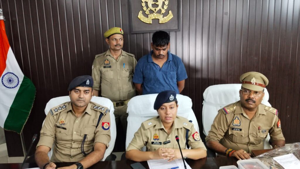फर्जी दरोगा बनकर लोगों से करता था ठगी, चोलापुर पुलिस ने किया गिरफ्तार